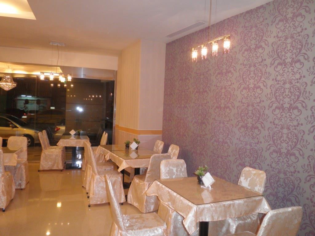 Green Park Commercial Hotel Tainan Bagian luar foto