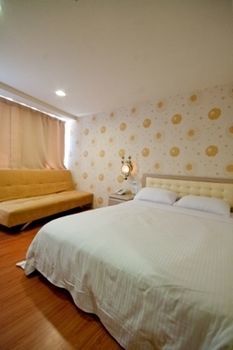 Green Park Commercial Hotel Tainan Bagian luar foto